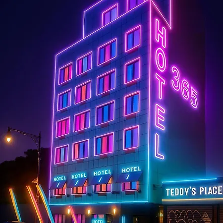 Hotel 365 Bronx - Yankee Stadium